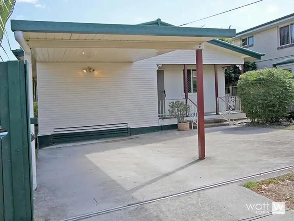 Chermside Living – Where Convenience Meets Comfort!!  — Don’t Miss Out – Prime Spot at Just $800/Week!
