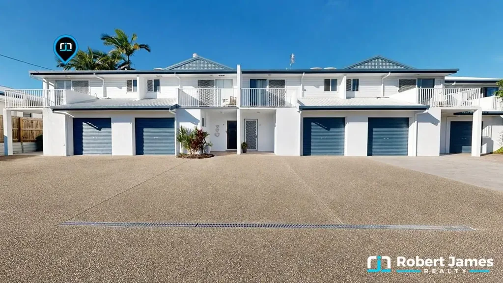 Coolum Beach 3 Slaapkamer Renovated Beachside Townhouse in a Small Complex of Five