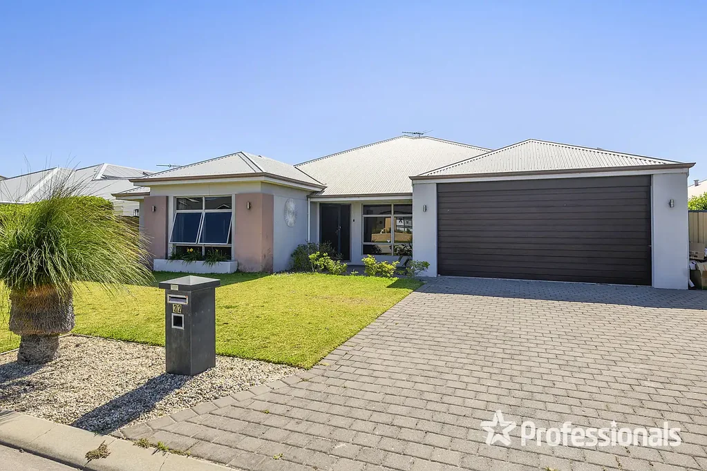 Stunning 4-Bedroom Home + Pool!