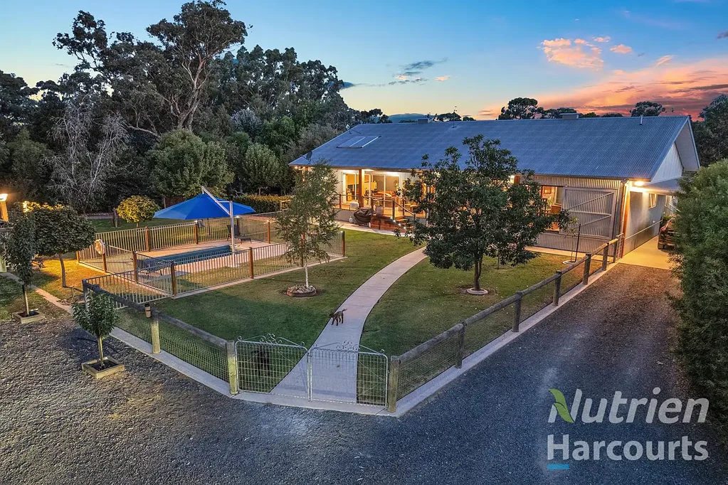 Echuca "Wahroonga" Stunning Lifestyle Property in Echuca Village