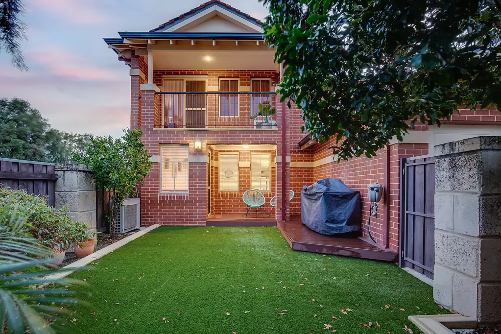 Maylands 4कमरा The Complete Package: This Home Has It All!