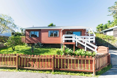 Glen Eden 2બેડરૂમ Easy Living with Views, Sunshine & Location