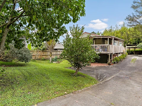 Glen Eden 3房  AFFORDABLE FREEHOLD - Add Value!