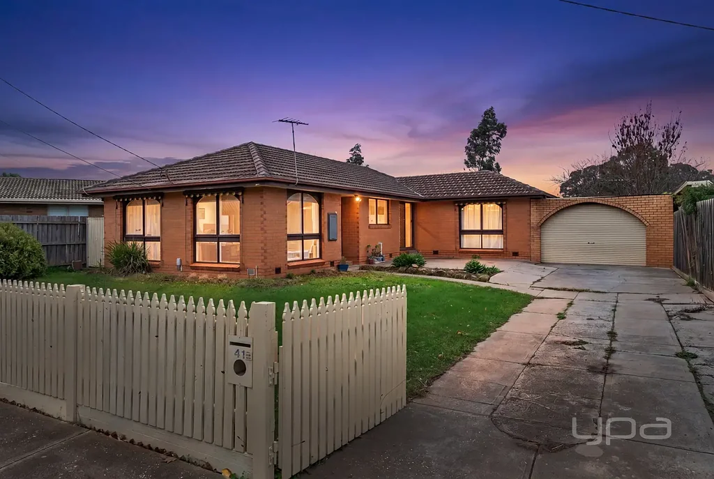 Melton South 3Zimmer LOOKING FOR THE PERFECT IN INVESTMENT IN A PRIME LOCATION?