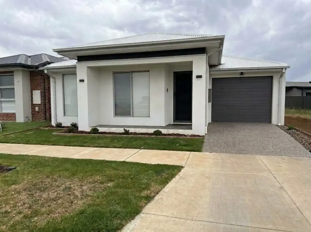 "Brand New & Ready to Call Home — 4-Bedroom Family Living in Tarneit!"