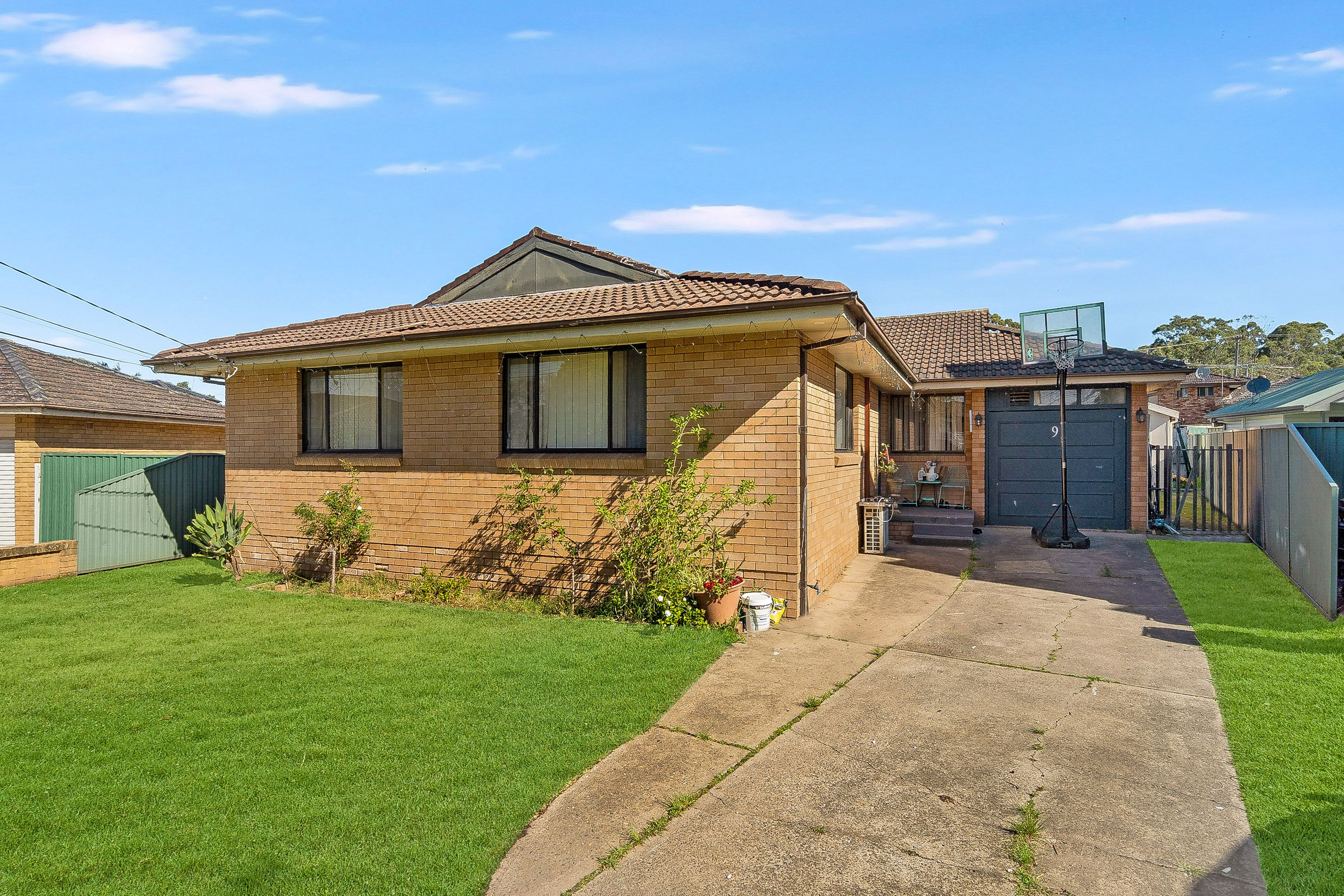 9 KURRAJONG AV, GEORGES HALL NSW 2198, 0房, 0浴, House