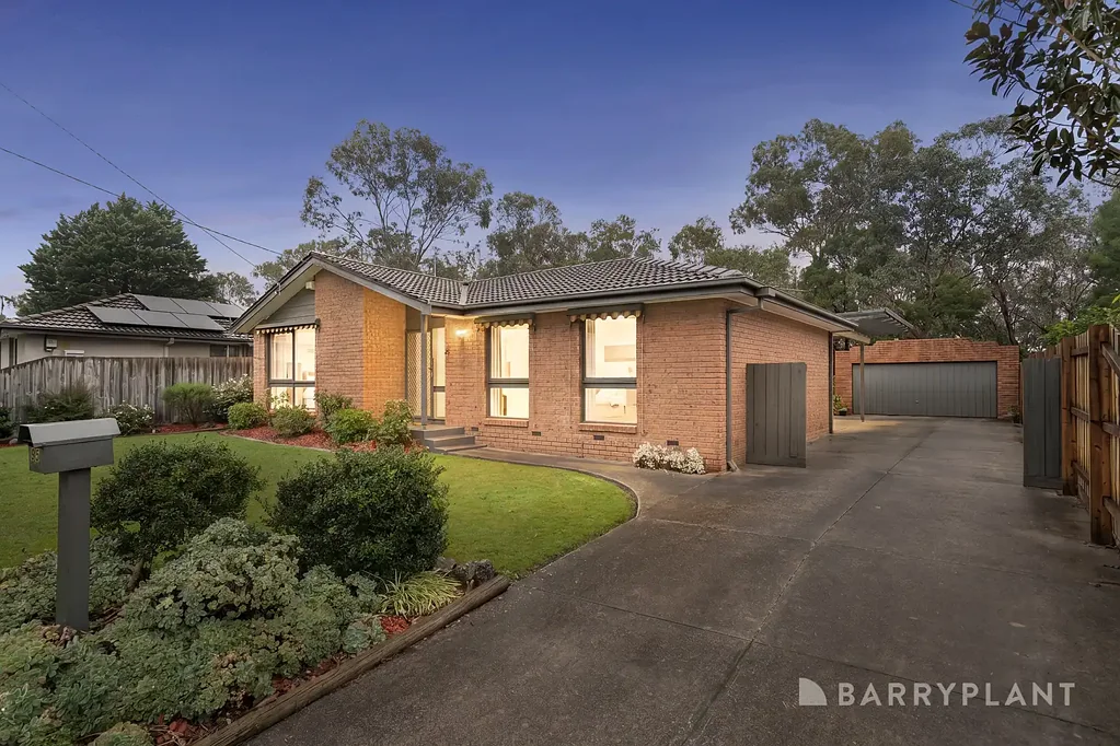 Bayswater North 4कमरा * Sale by Set Date on Tuesday 7th July at 5pm (unless sold prior) *