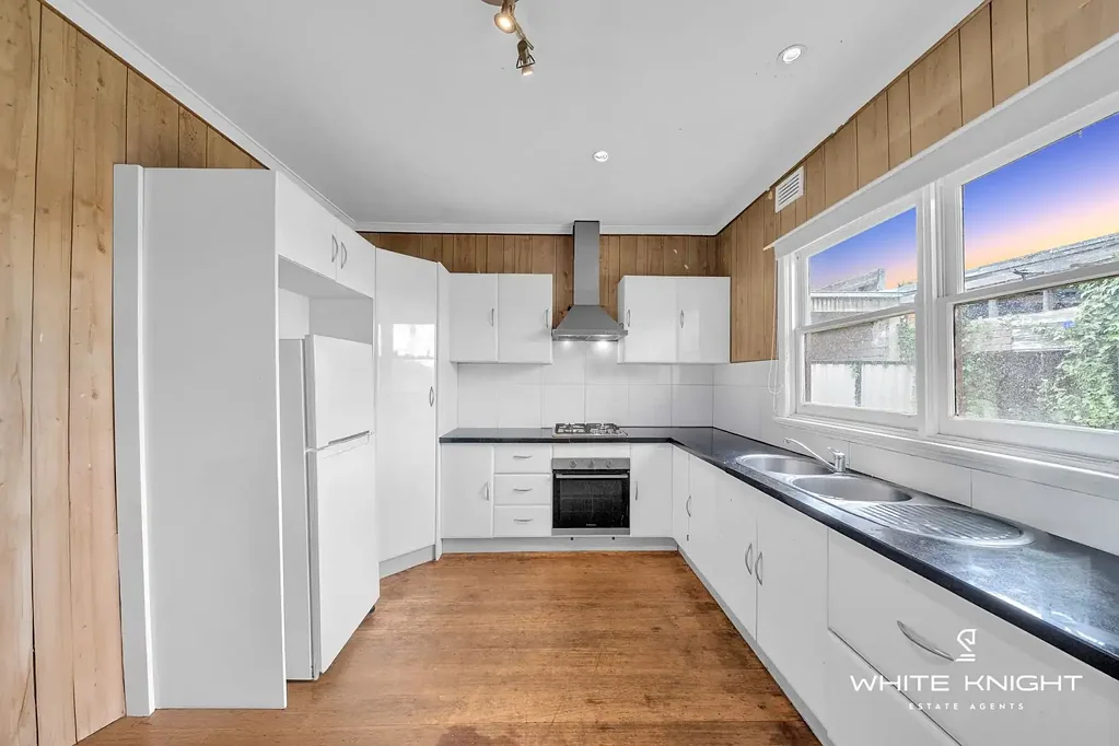 Spacious Home Offering Comfort and Convenience