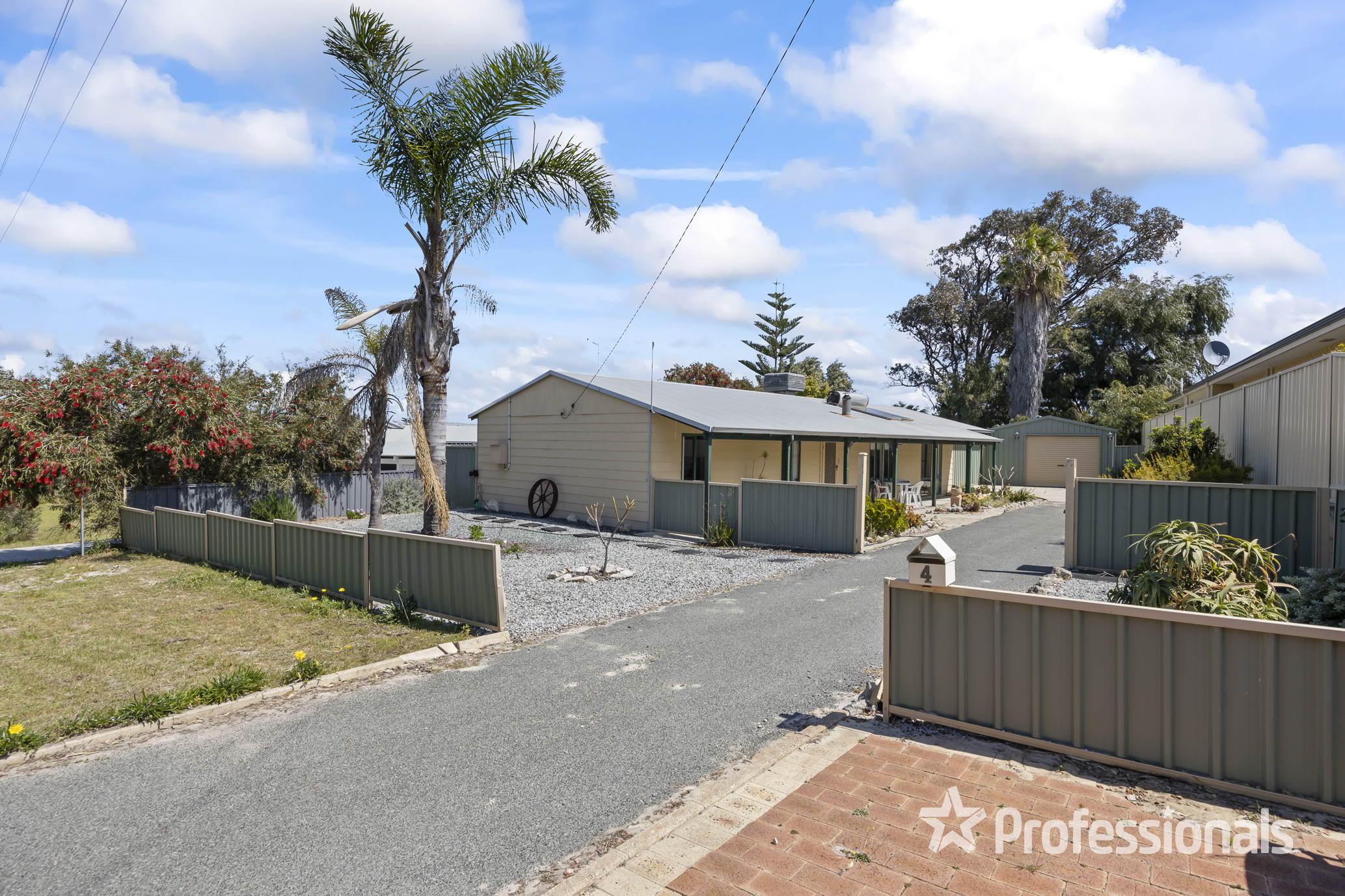 4 DAMEPATTIE DR, TWO ROCKS WA 6037, 0房, 0浴, House