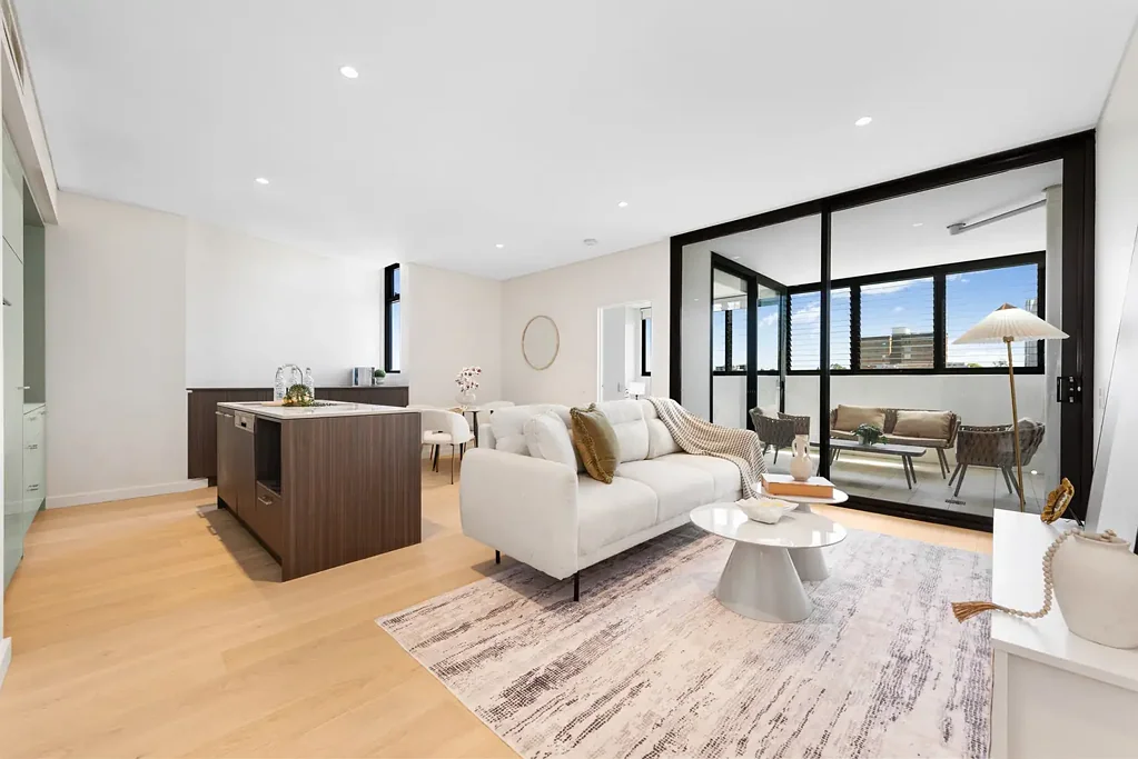 Strathfield 2房 时尚朝北两房 5楼采光视野 开放式客餐区 冬季花园 岛台厨房 主卧带 ensuite 步行至Strathfield Station 邻近知名学校 Bright North-Facing Apartment in the heart of Strathfield