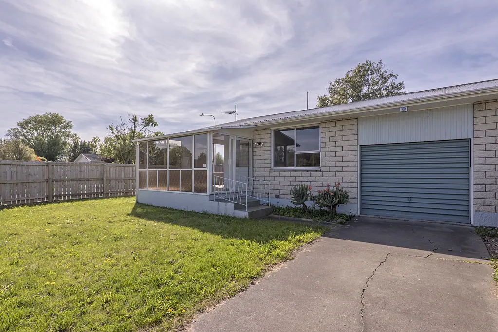 Woolston 2房  As is, where is - must be sold