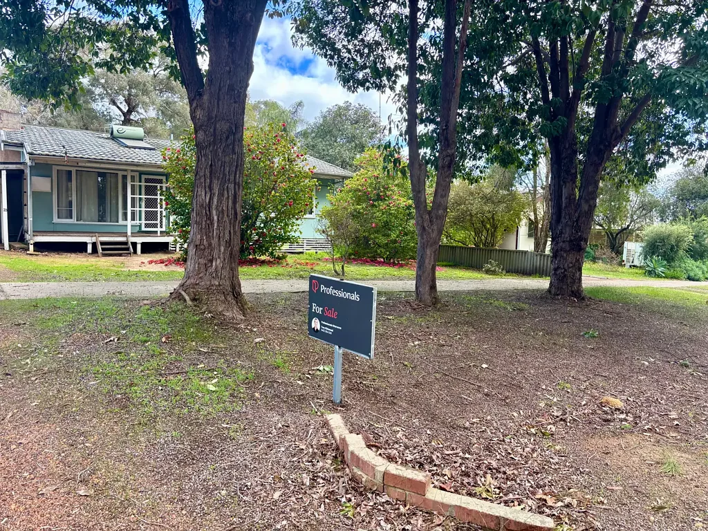 23 Mclarty Street, Dwellingup, WA 6213