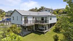16 Landsdale Place, Massey