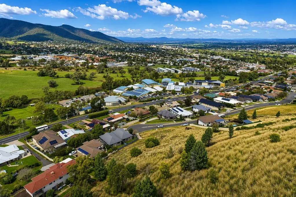 North Tamworth 2,334sqm* Vacant Residential Land with Spectacular Views