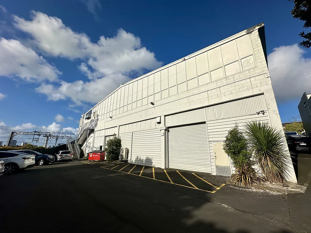 Mount Eden Versatile Mount Eden Warehouse