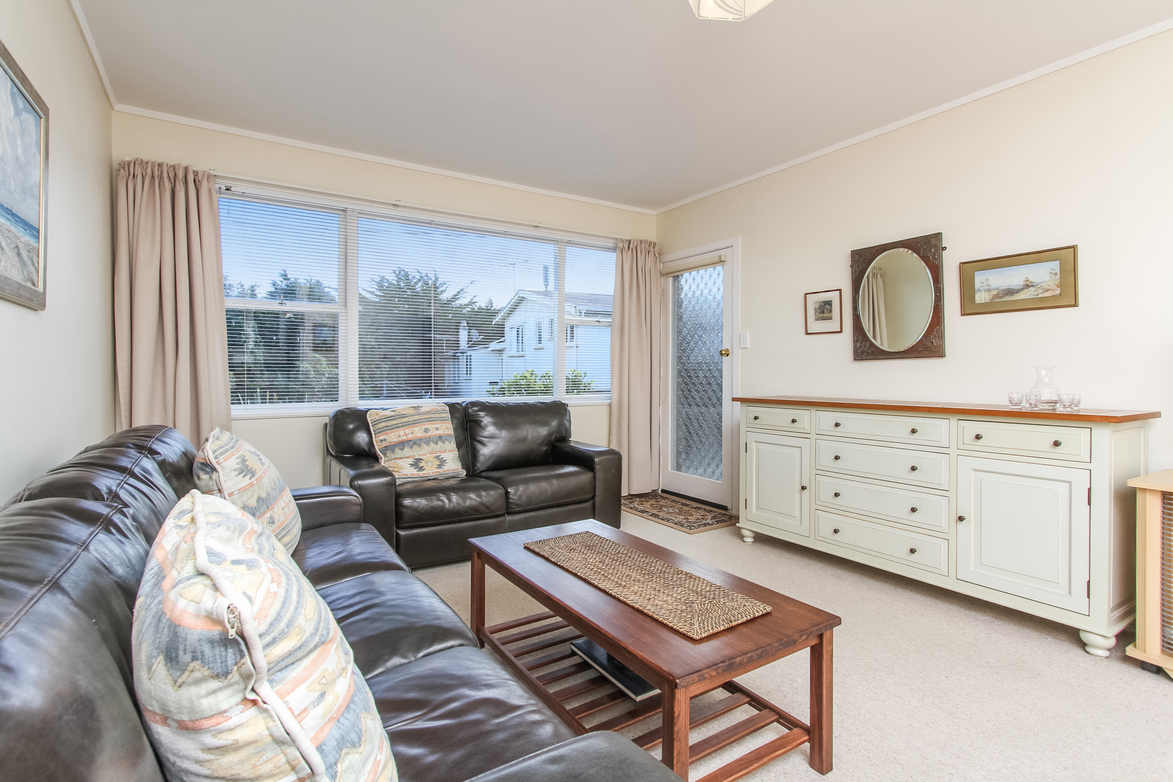 2/13 Montgomery Avenue, Rothesay Bay, Auckland - North Shore, 2 कमरे, 1 बाथरूम