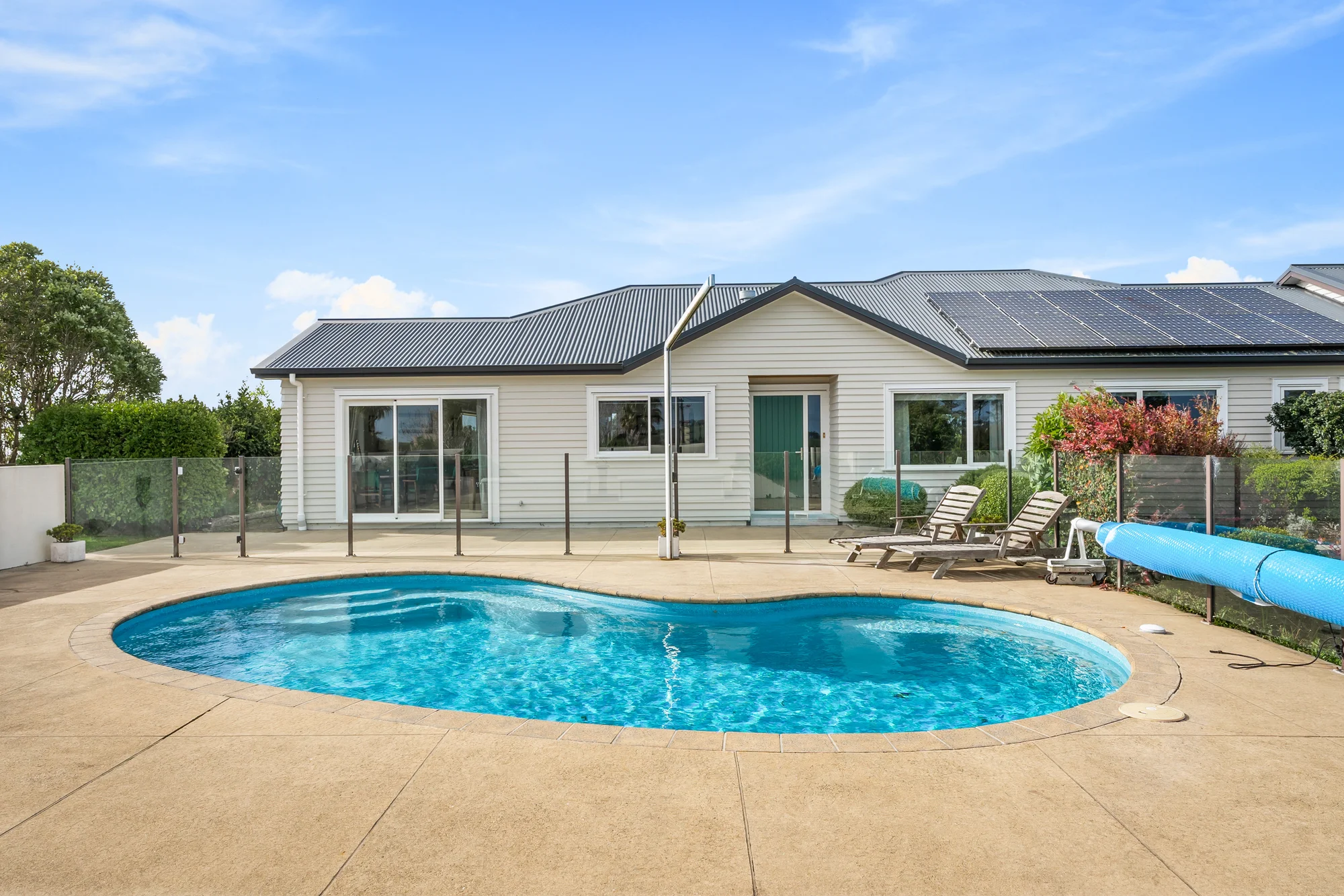 Helensville 3ਬੈੱਡਰੂਮ A Hectare Of Heaven | Maddren Built Masterpiece