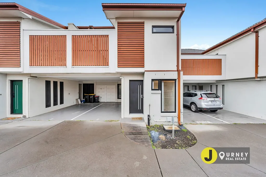 MODERN COMFORT AND CONVENIENCE IN CENTRAL LOCATION!