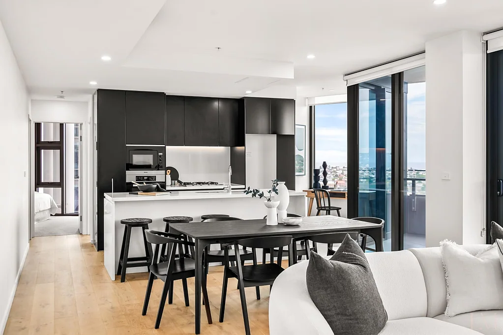 Newcastle West 3ห้องนอน Stunning Apartment Claiming City, Harbour and Beach Views