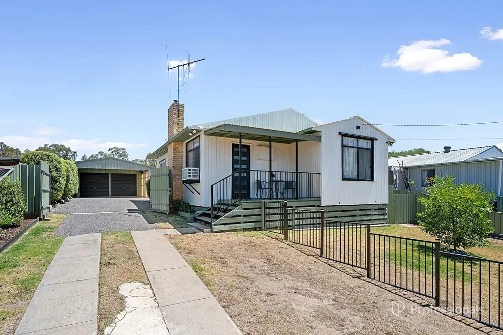 11 Cameron Street, Maryborough, VIC 3465