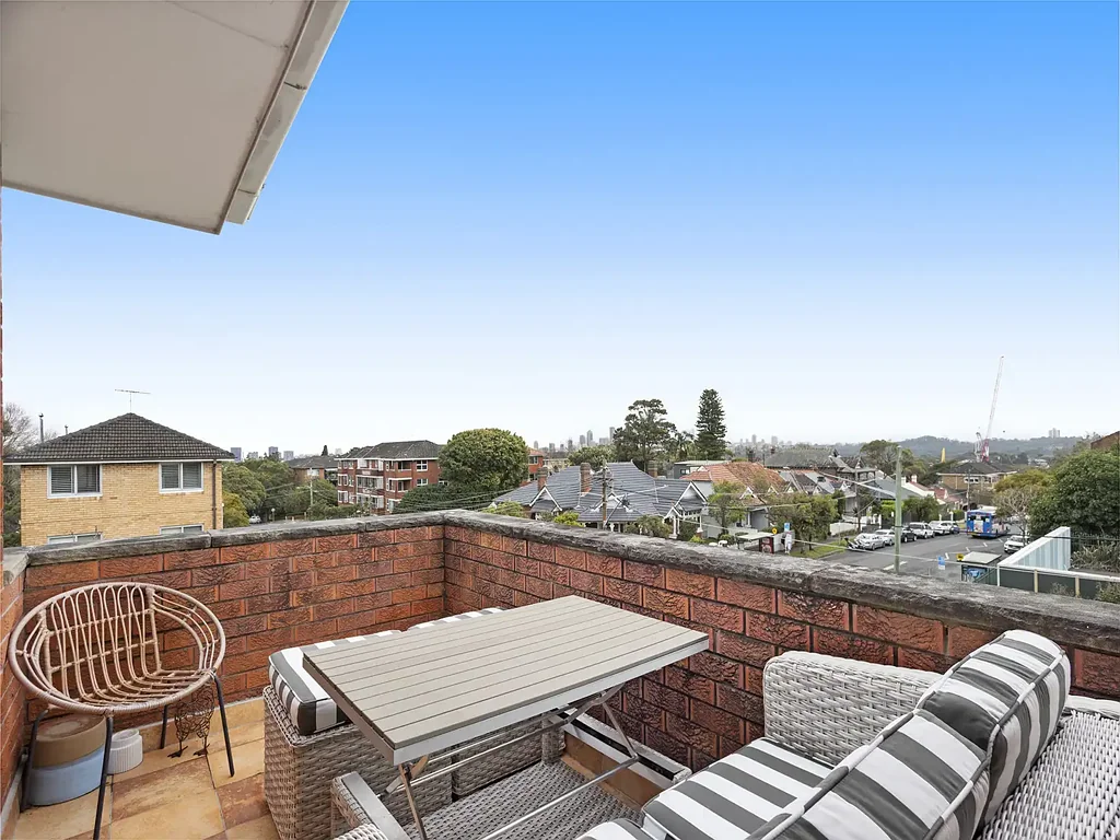 Randwick 2 Slaapkamer Sun-Drenched North Corner with Uninterrupted City & Botany Bay Views