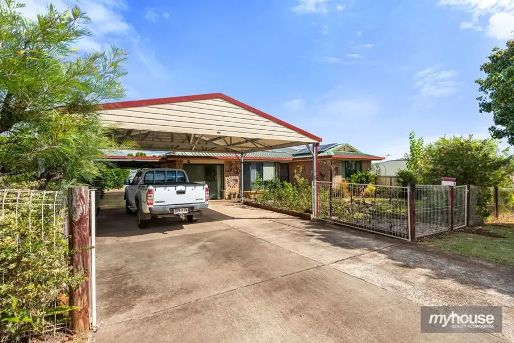 12 Gainsborough Drive, Glenvale, QLD 4350