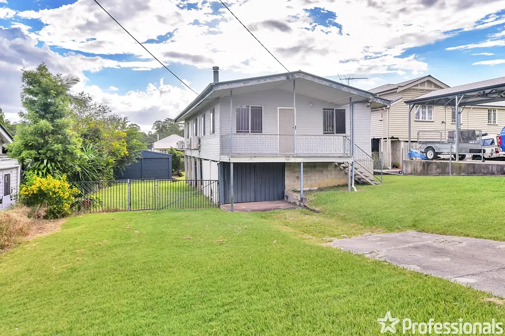 16 Perrett Street, Bundamba, QLD 4304