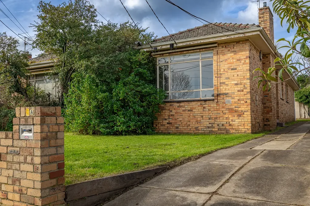 Convenient Location 3 BEDROOM