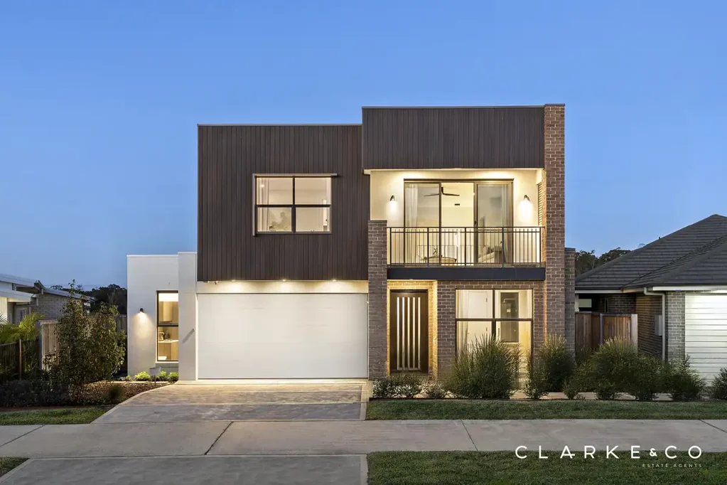Chisholm 5房  SOPHISTICATED FAMILY LIVING ACROSS TWO LEVELS!