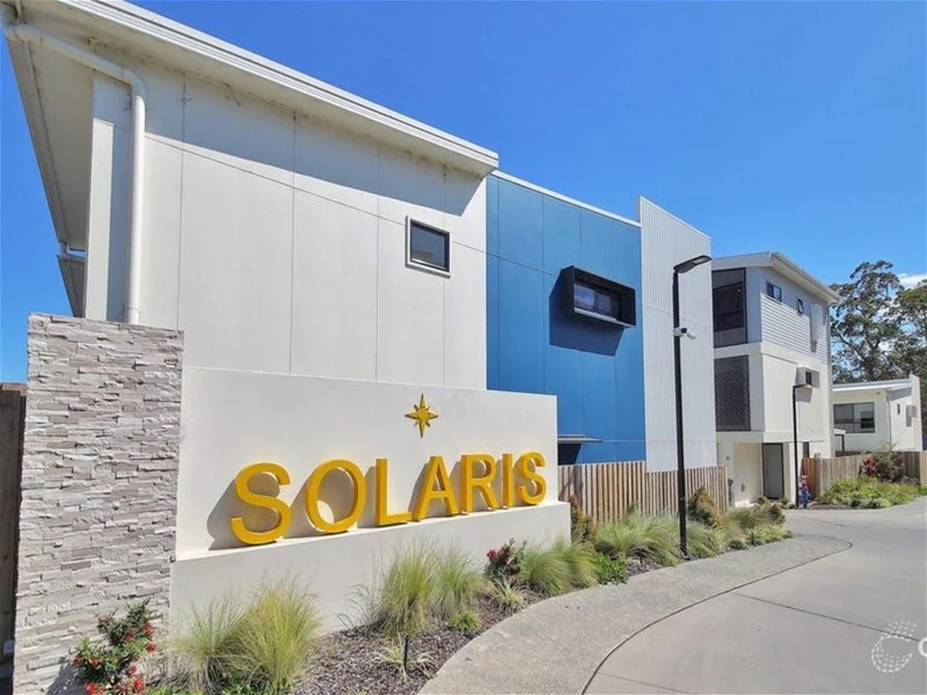 Rochedale 4 Slaapkamer SOLARIS - 4 BEDROOM TOWNHOUSE ON TWO LEVELS - SOLAR & EV CHARGER