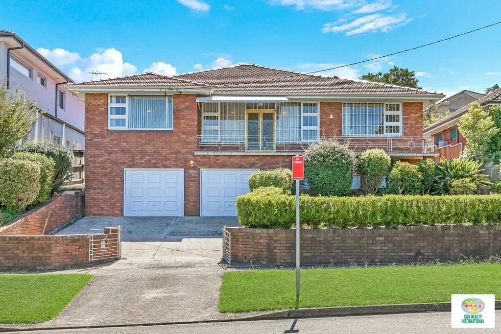 North Parramatta 4ਬੈੱਡਰੂਮ Elegant and Timeless 4-Bedroom Home