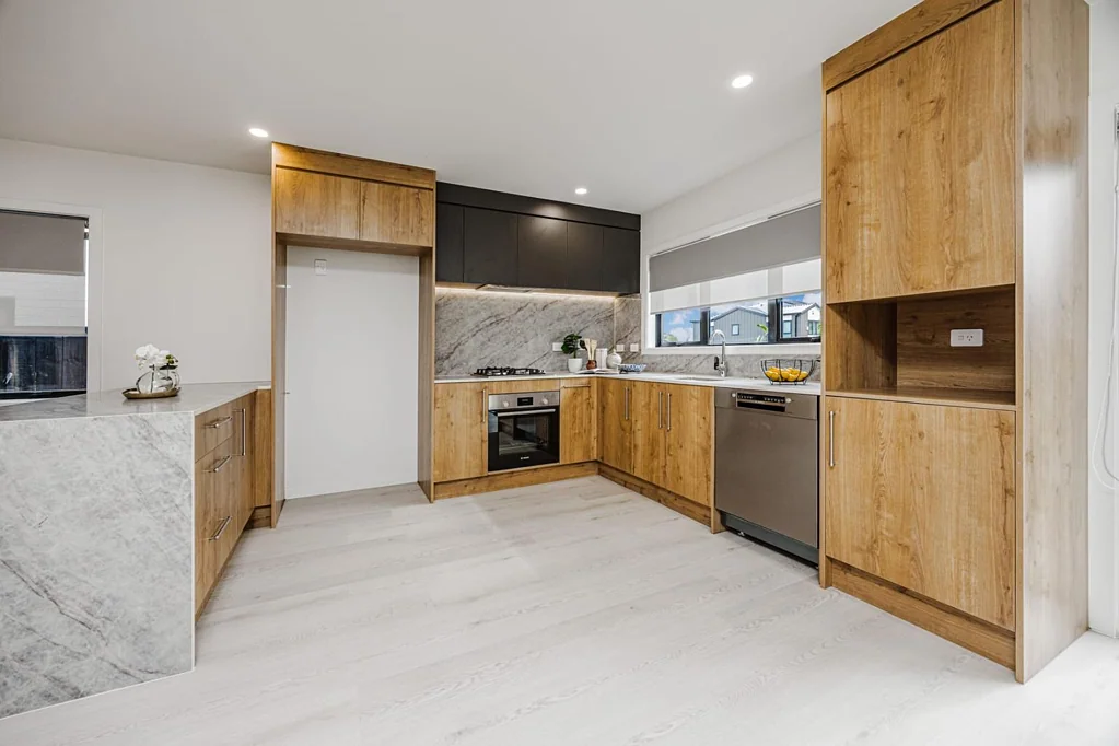 Papatoetoe 3 Slaapkamer Modern Family Living at Its Best!