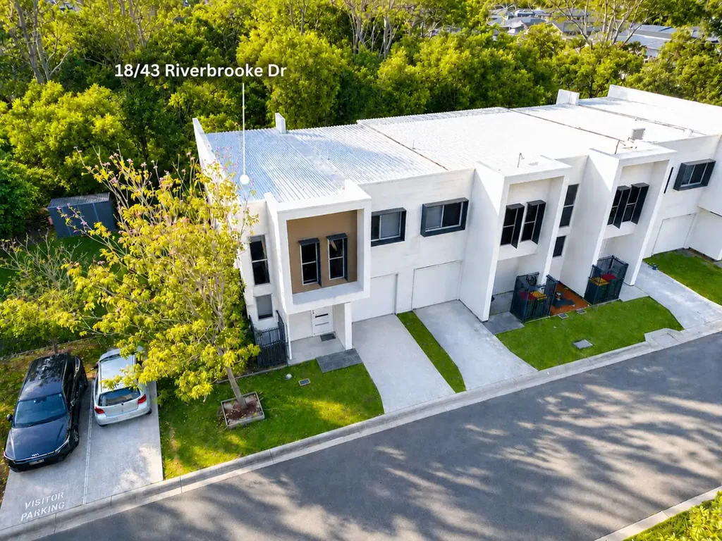 Upper Coomera 3બેડરૂમ Vacant, Modern & Ready to Move In – Spacious Corner Townhouse in a Resort-Style Community