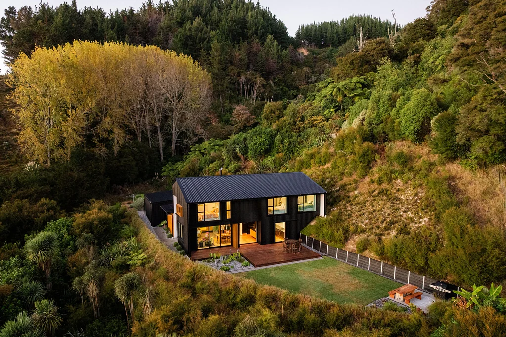 Motueka Clean design, grounded in its setting