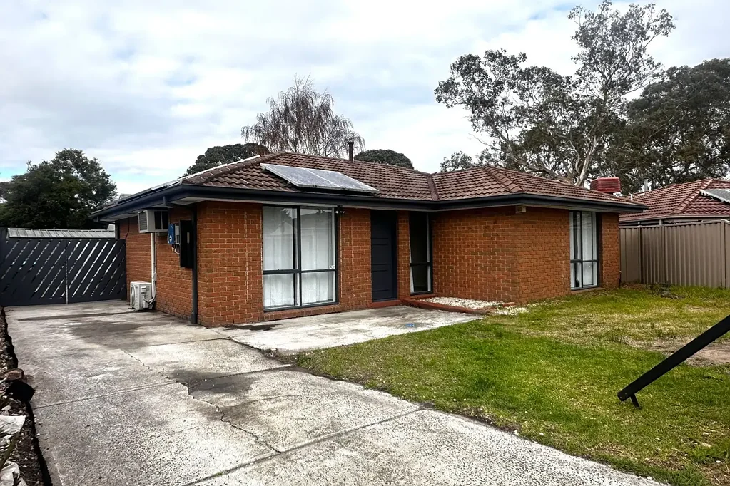 RENOVATED 3 BEDROOM HOUSE IN HAMPTON PARK!