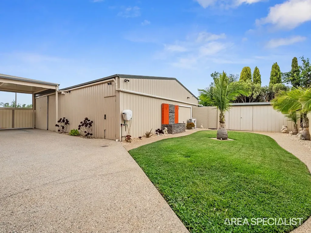 Melton West 4Kwarto THE BRIEF: Where Space, Style & Family Living Come Together!