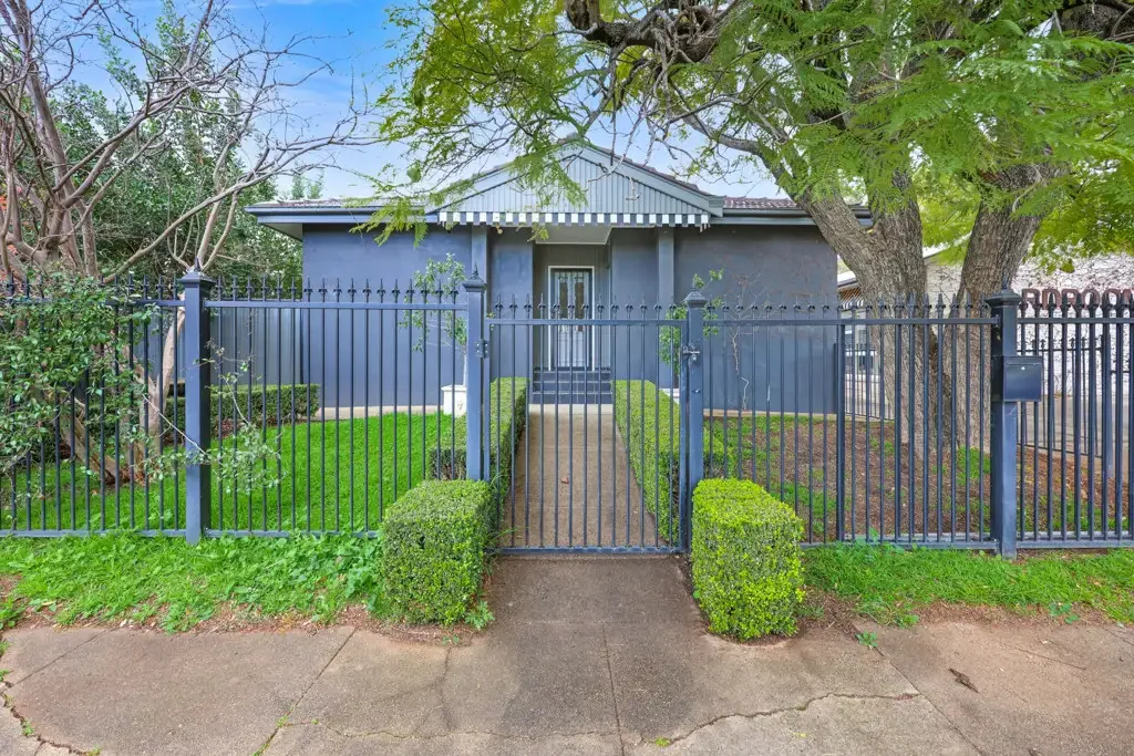 Cottage walking distanced to CBD