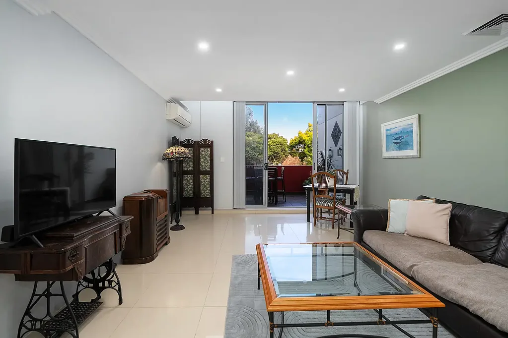 Gladesville 2침실 Oversized contemporary apartment