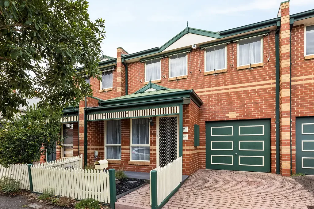 Brunswick 3 Slaapkamer Stylish Living with No O/C Fees