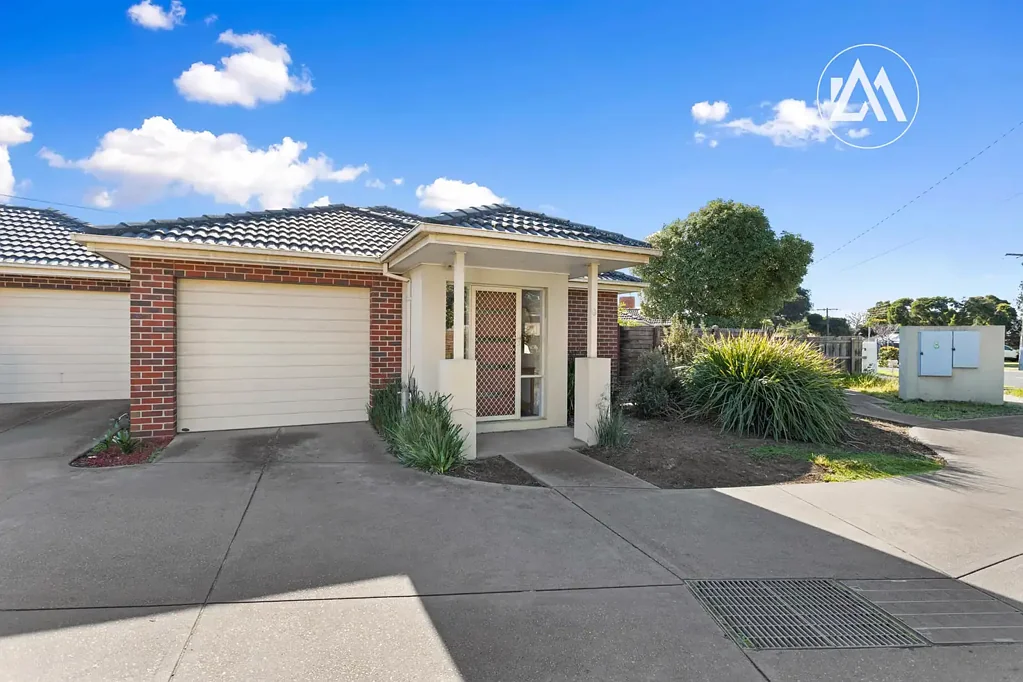 Frankston 2房 采光充足的单元房生活，坐拥卓越户外空间！ Light Filled Unit Living with Exceptional Outdoor Space!
