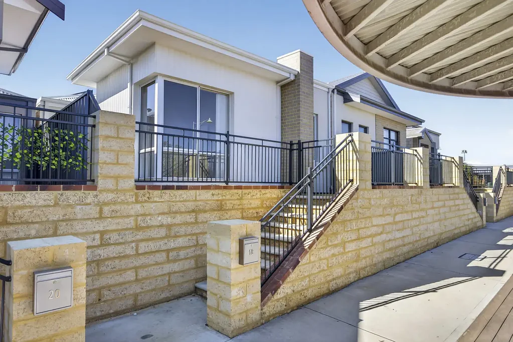 Banksia Grove 4Phòng ngủ Brand New 2026-Built, Low-Maintenance Living, Directly Opposite the Shopping Centre!