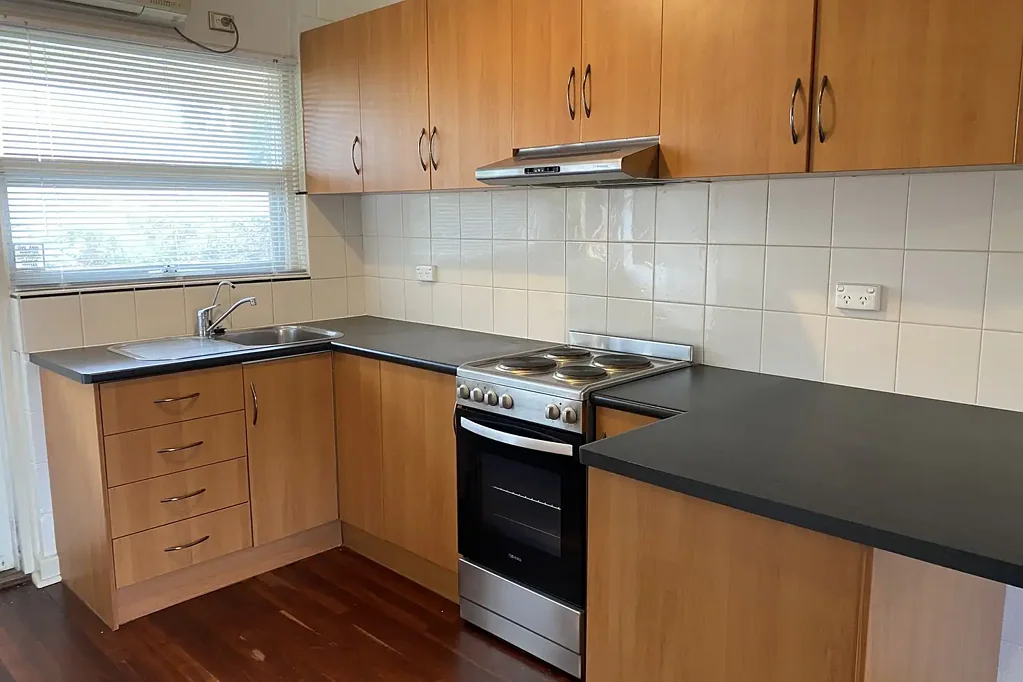PRIVATE 2 BR RENOVATED BEACHSIDE UNIT IN A SMALL GROUP OF 4