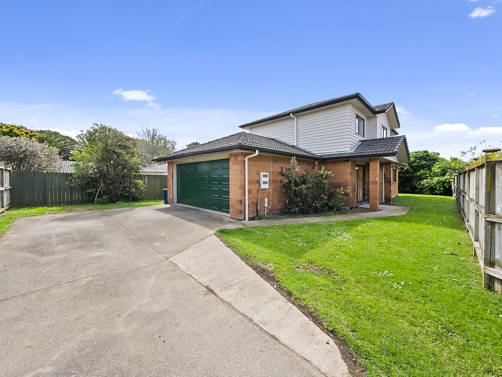 33 Riverglade Parkway, Te Atatu South, Waitakere City, Auckland