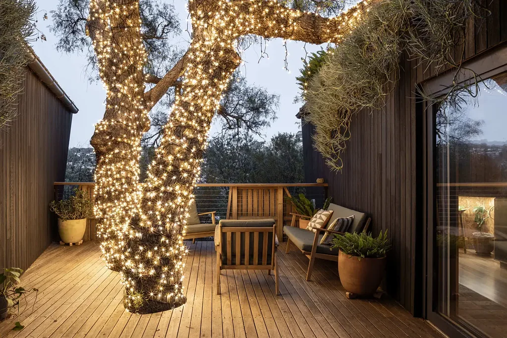 Unanderra 4 Bedroom Pepper Tree