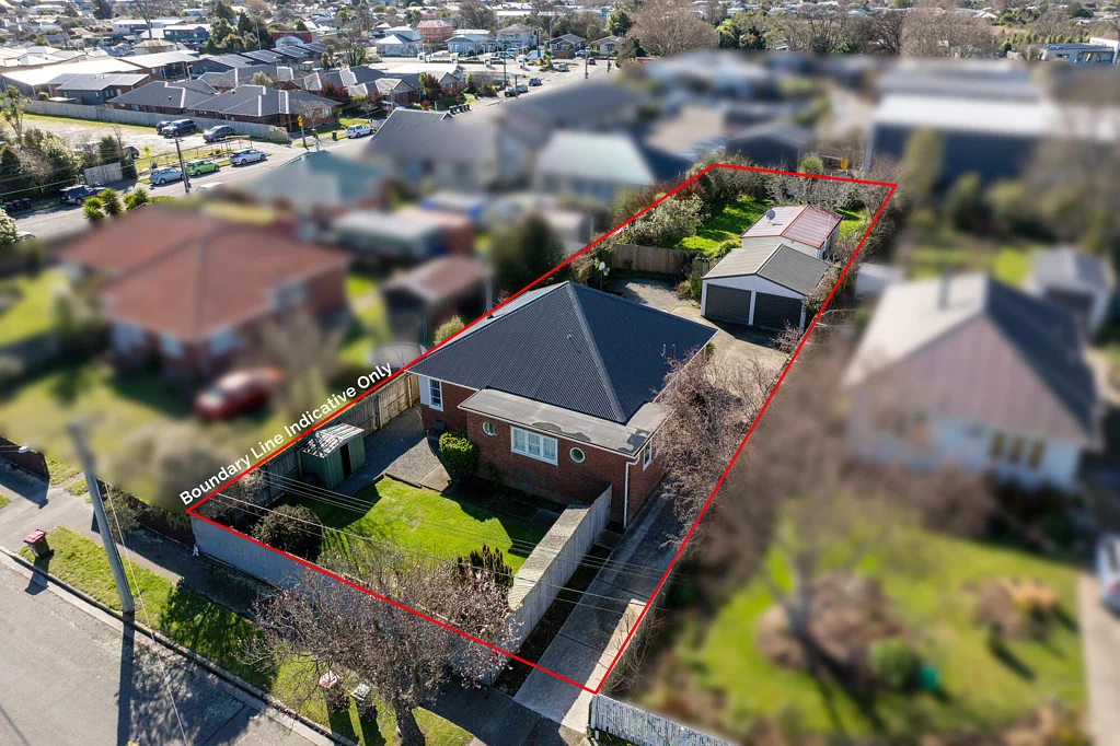 Woolston 4 Slaapkamer Two Dwellings. 898sqm RSDT. Genuine Potential.