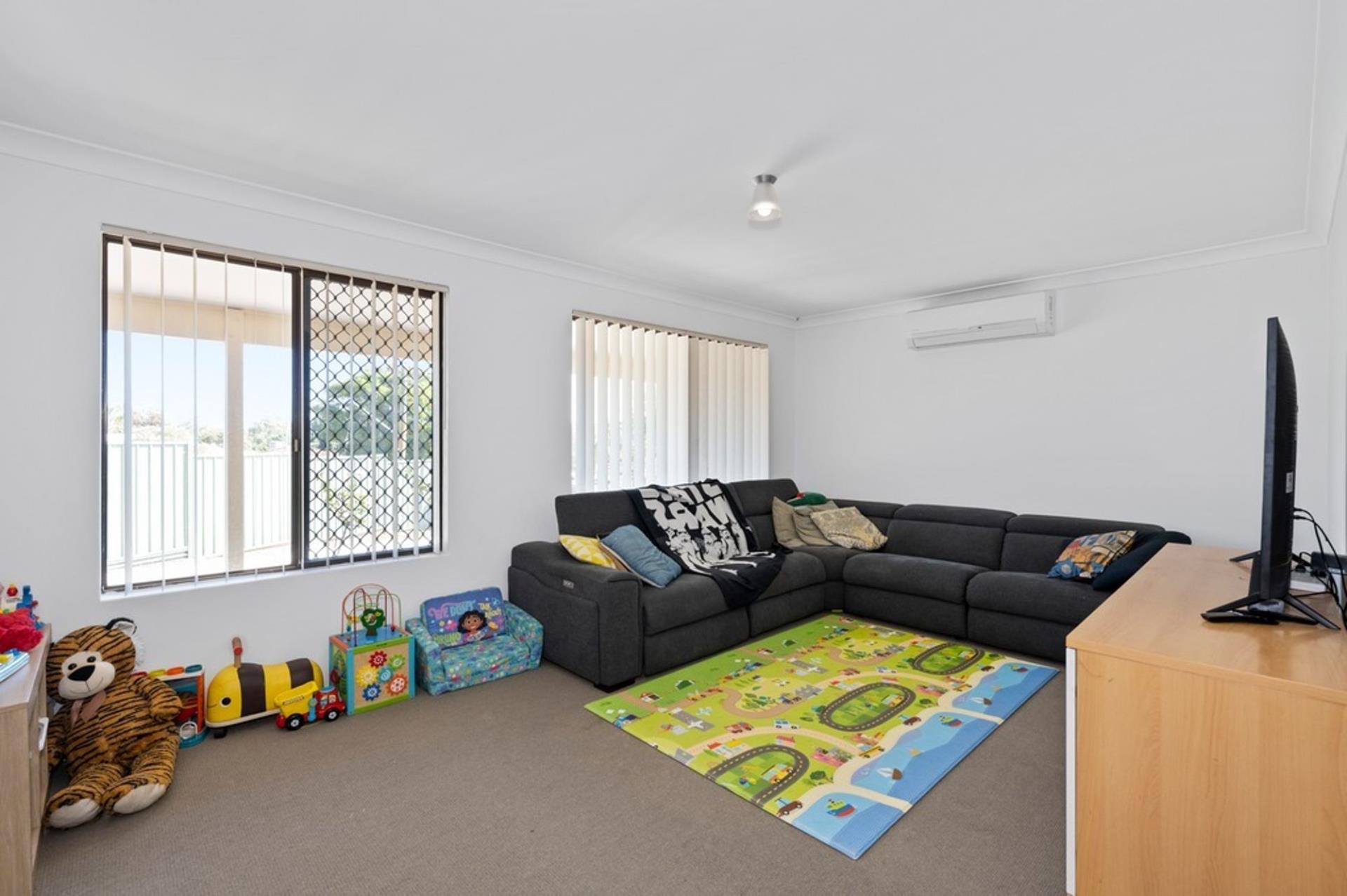 6 GOULD PL, PARMELIA WA 6167, 0 habitaciones, 0 baños, House