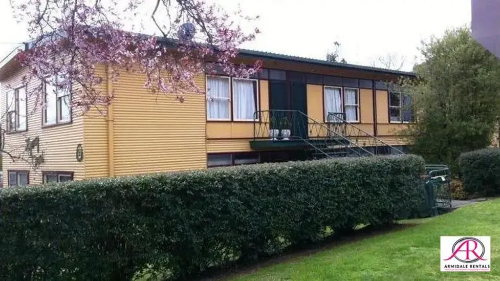 1 bedroom unit - walk to town