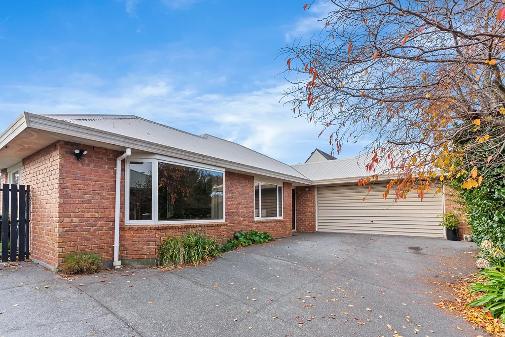 Halswell 4ਬੈੱਡਰੂਮ Cherished Home, Ready for New Family