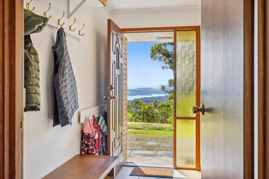 Kettering 3બેડરૂમ A Rare Lifestyle Offering – 18 Acres with Home, Log Cabin & Panoramic Views