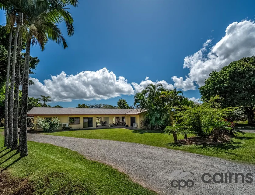 1 and 2/17 Meller Street, Freshwater, Cairns, 5 rūma, 2 rūma horoi, Apartment